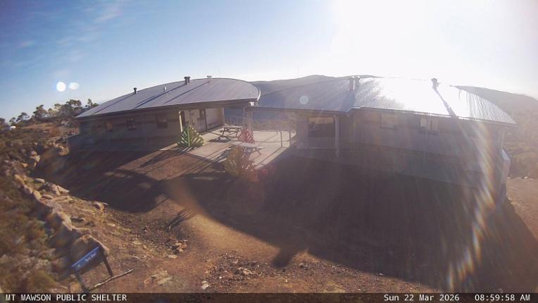 Webcam Mount Mawson: Public shelter