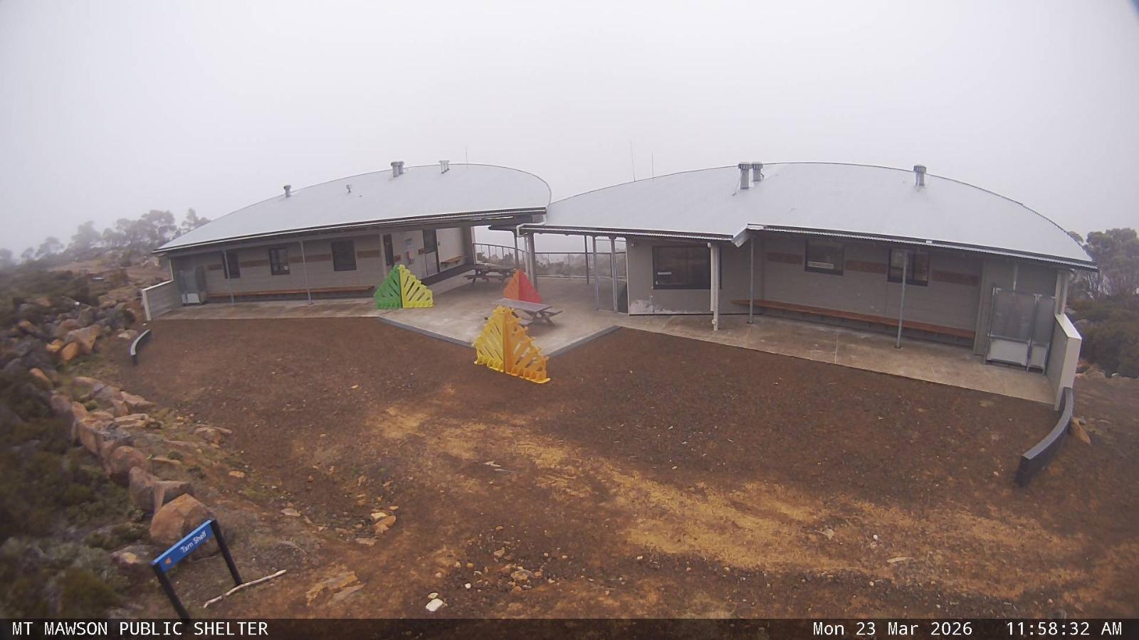 Webcam Mount Mawson: Public shelter