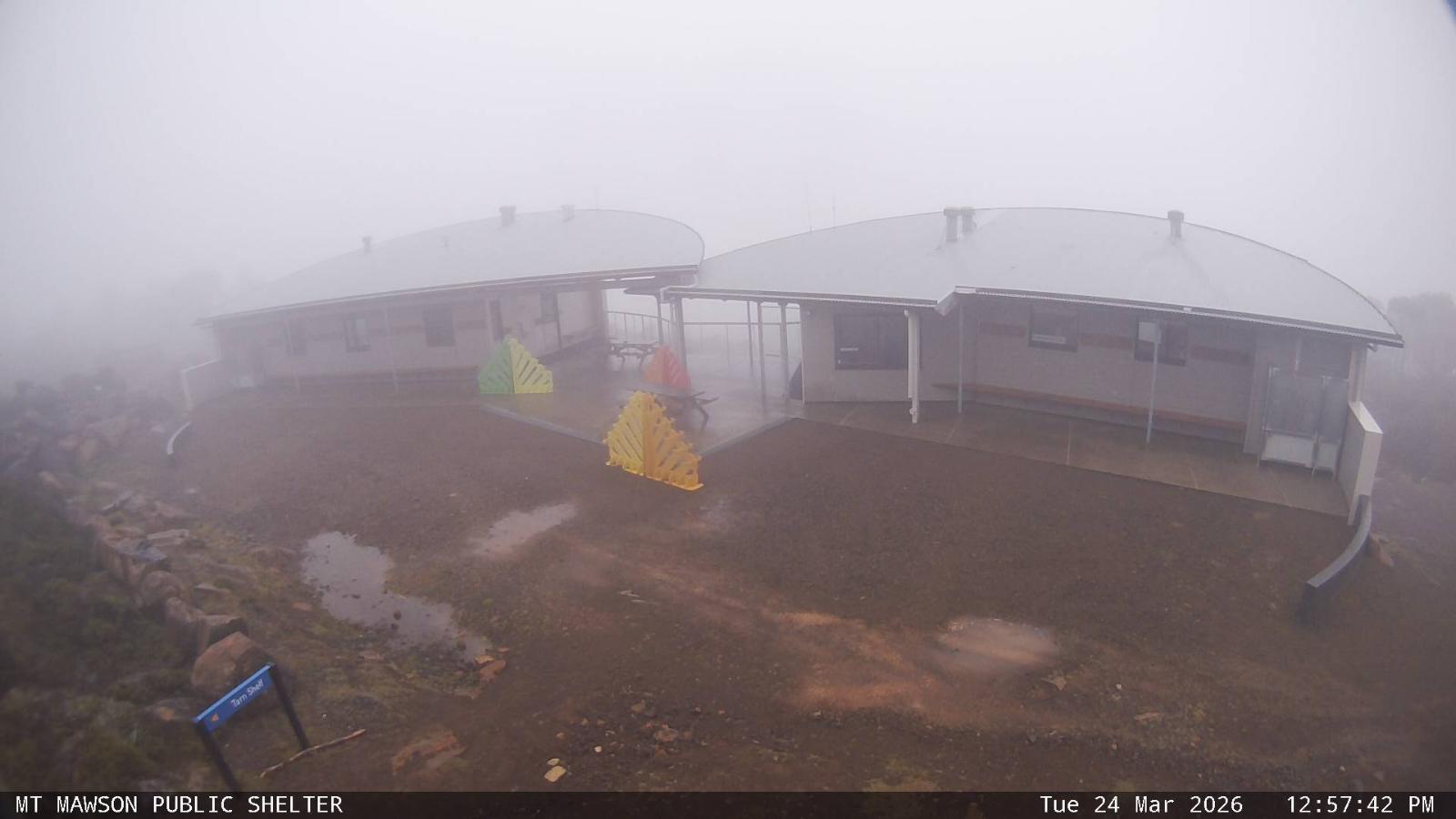 Webcam Mount Mawson: Public shelter