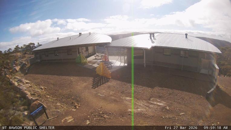 Webcam Mount Mawson: Public shelter