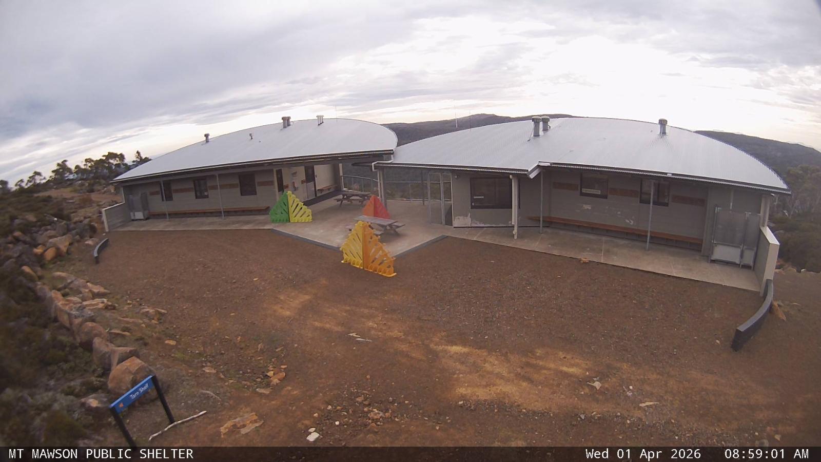 Webcam Mount Mawson: Public shelter