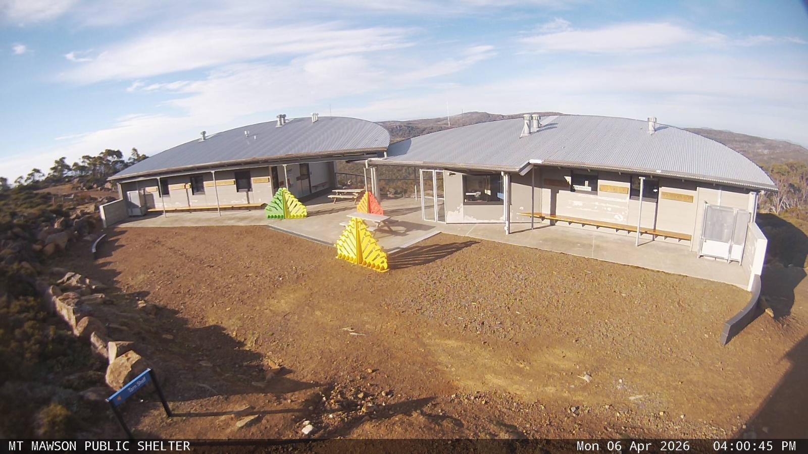 Webcam Mount Mawson: Public shelter