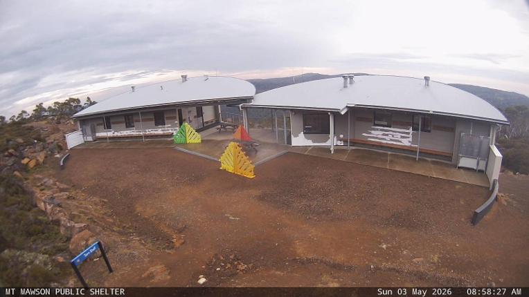 Webcam Mount Mawson: Public shelter