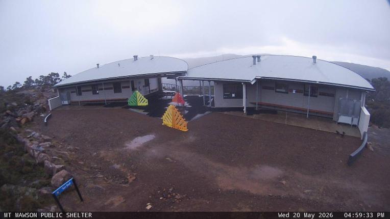Webcam Mount Mawson: Public shelter