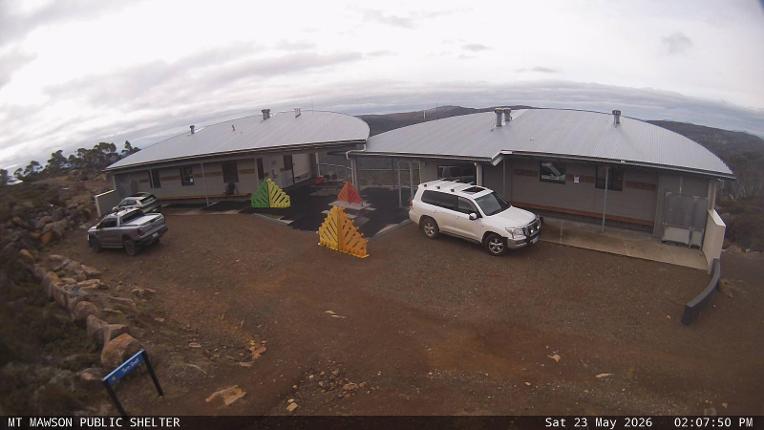 Webcam Mount Mawson: Public shelter