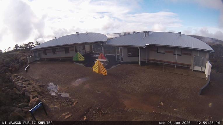 Webcam Mount Mawson: Public shelter