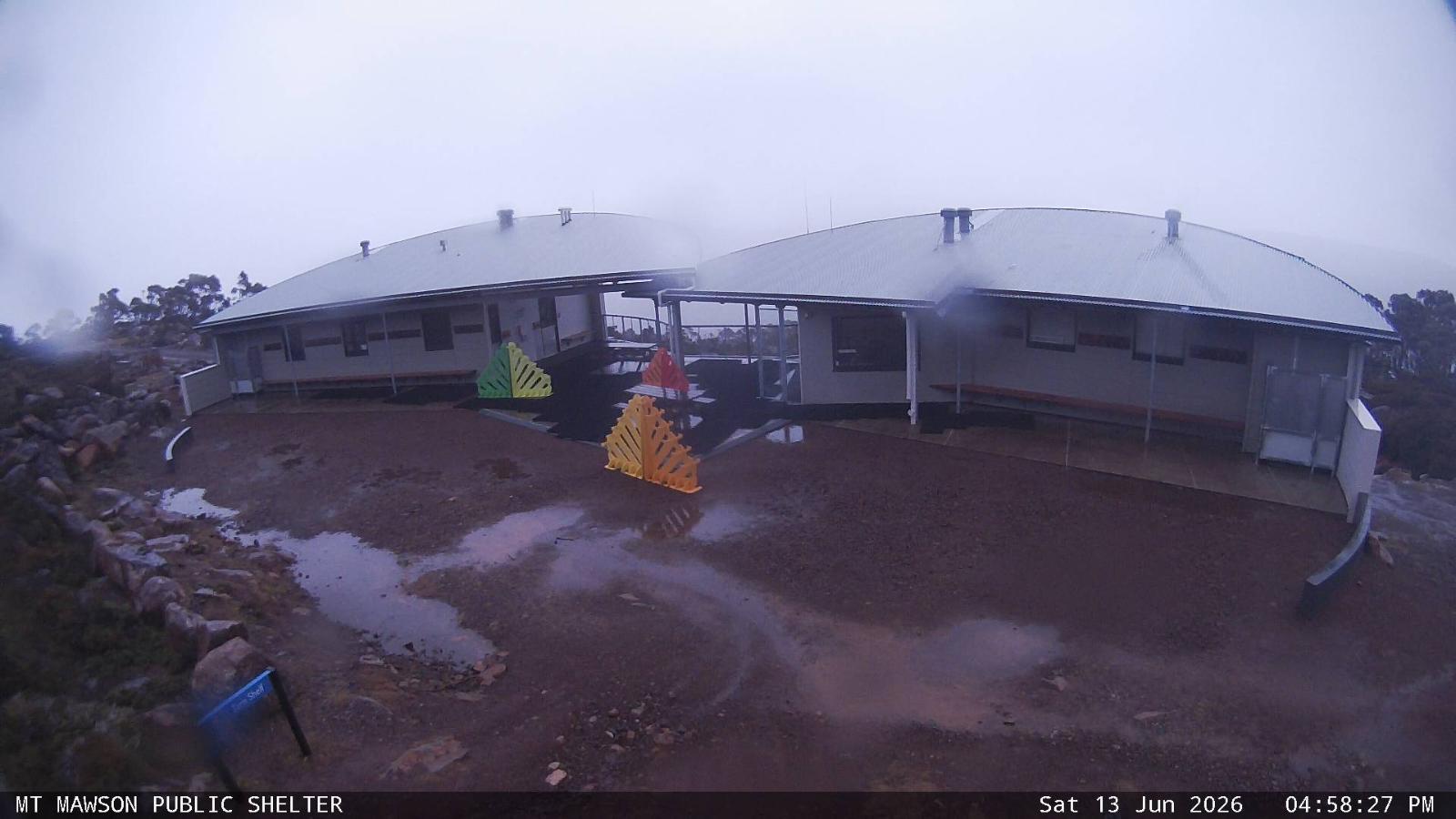 Webcam Mount Mawson: Public shelter