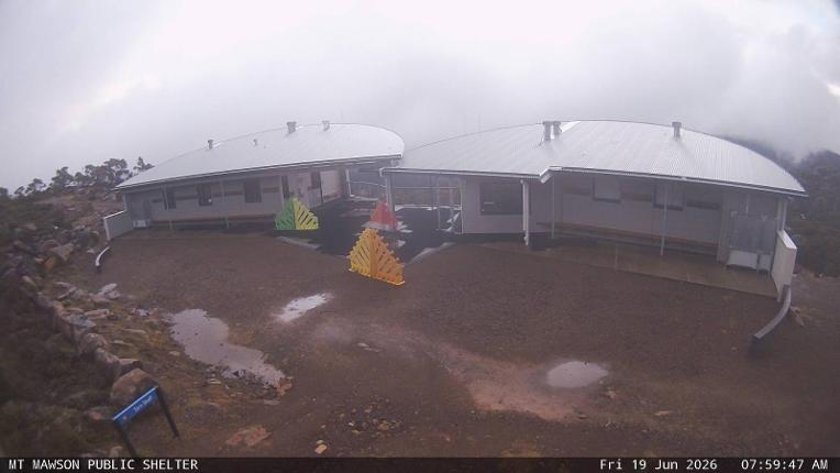 Webcam Mount Mawson: Public shelter