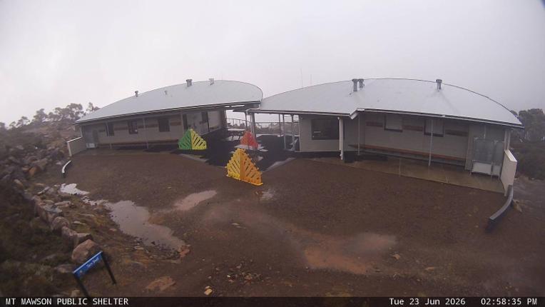 Webcam Mount Mawson: Public shelter