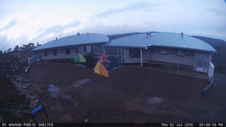 Webcam Mount Mawson: Public shelter