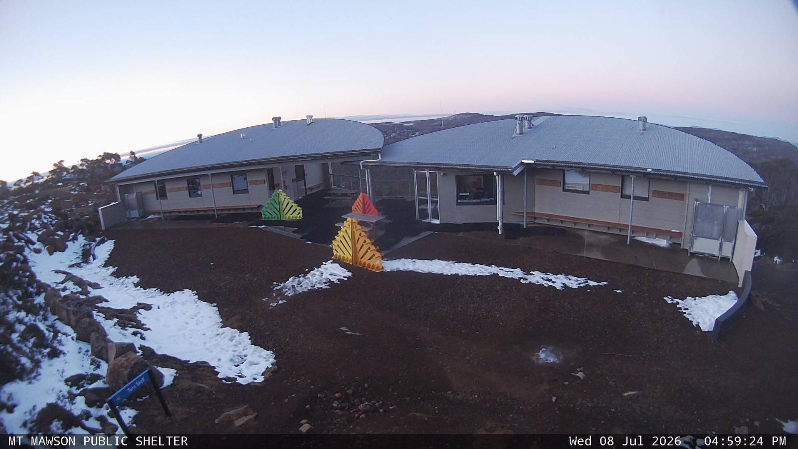 Webcam Mount Mawson: Public shelter