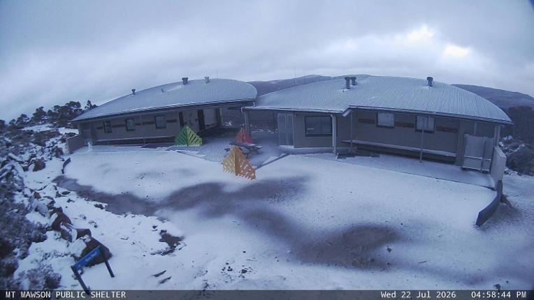 Webcam Mount Mawson: Public shelter
