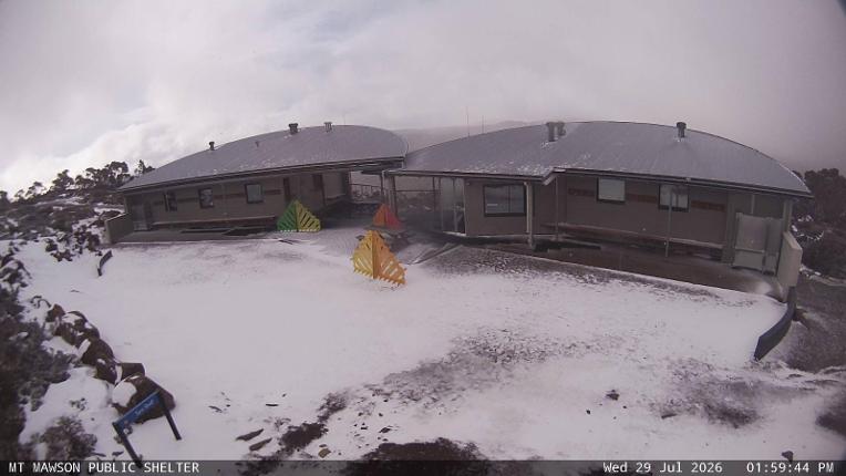 Webcam Mount Mawson: Public shelter
