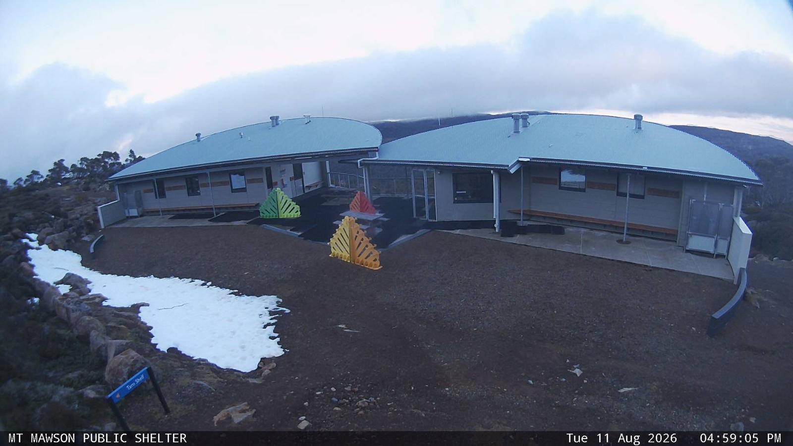 Webcam Mount Mawson: Public shelter