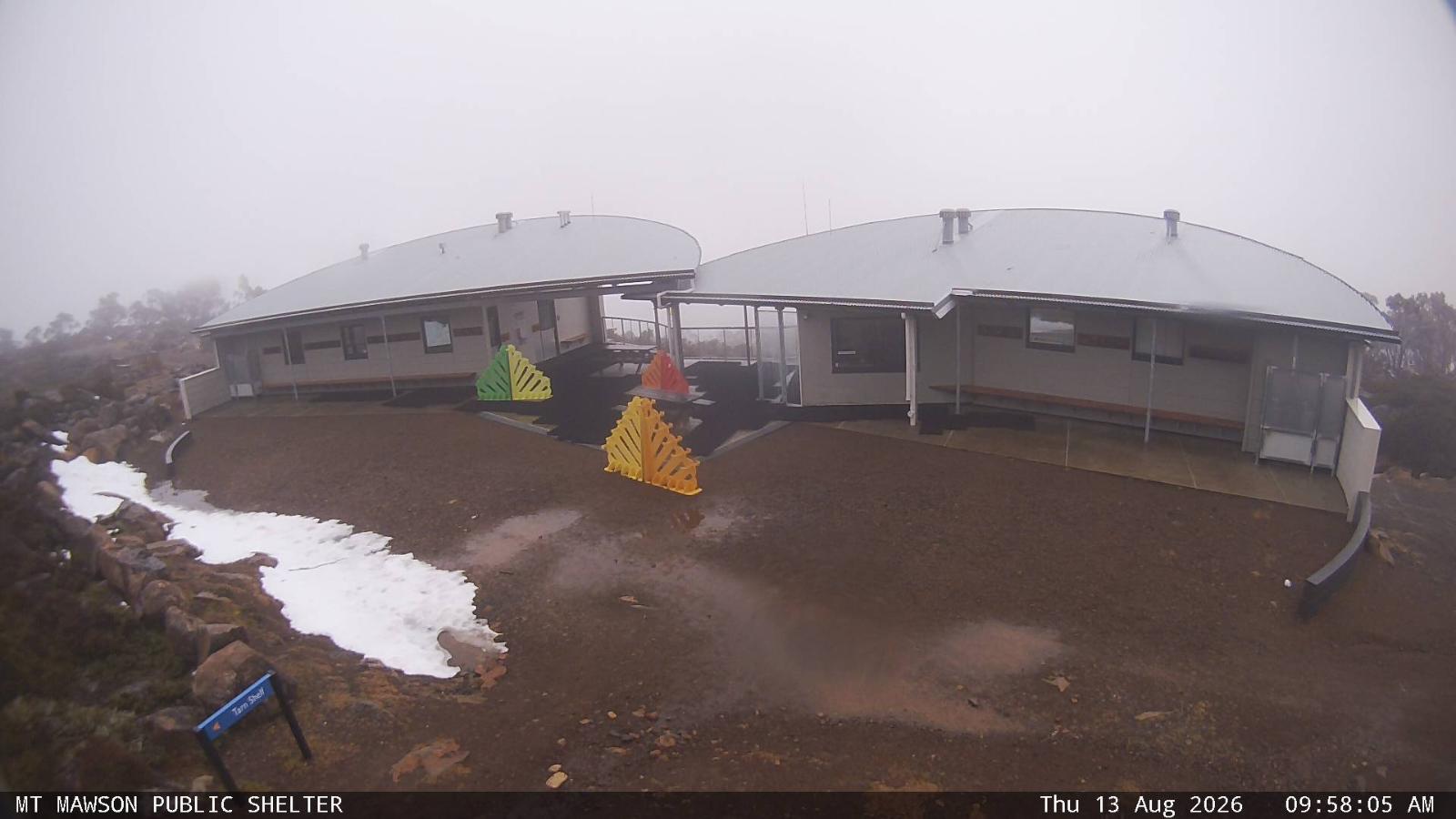 Webcam Mount Mawson: Public shelter