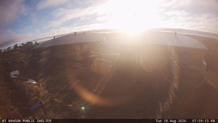 Webcam Mount Mawson: Public shelter
