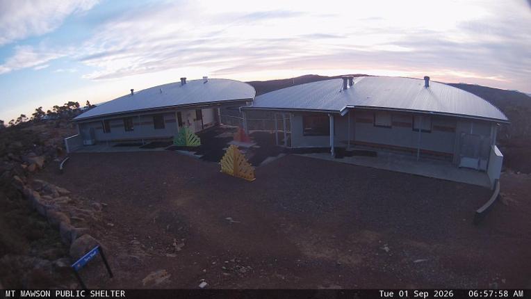 Webcam Mount Mawson: Public shelter