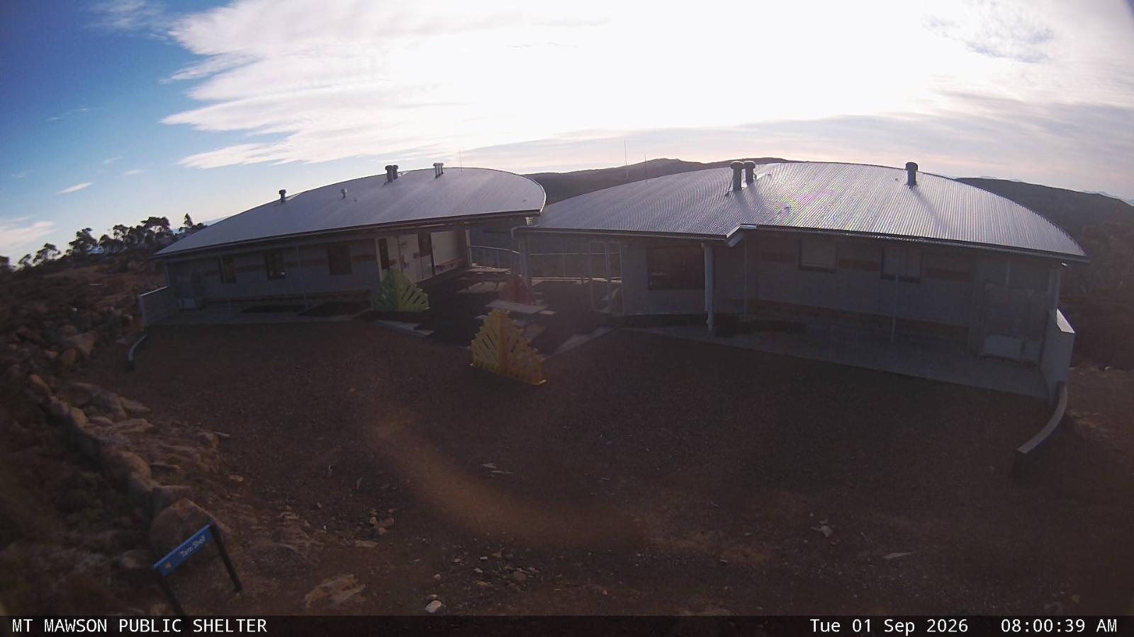 Webcam Mount Mawson: Public shelter