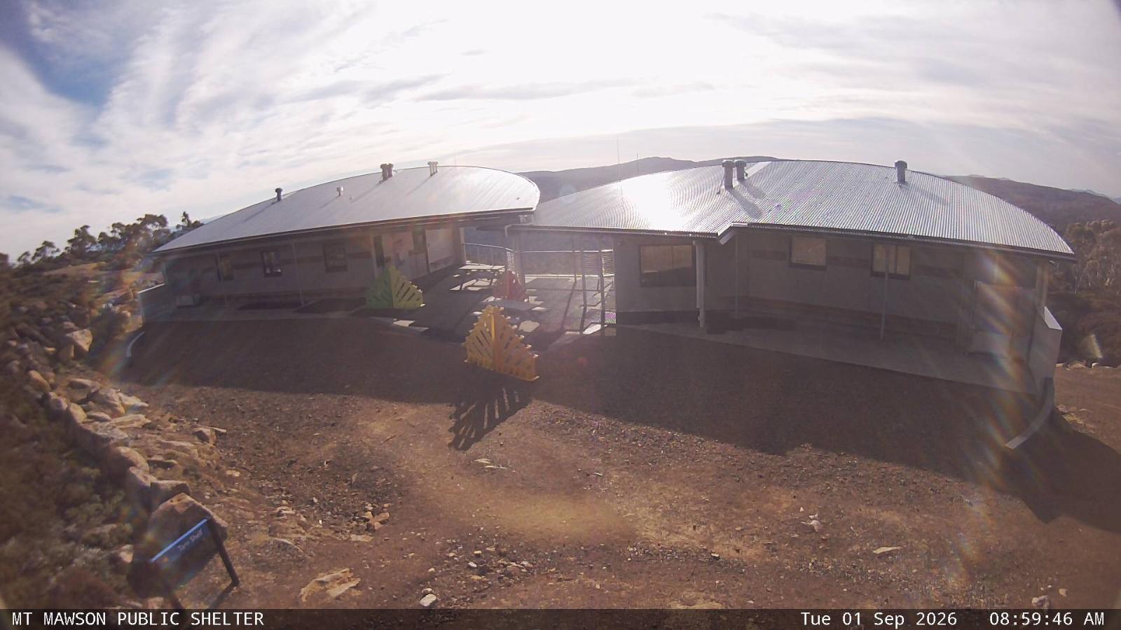 Webcam Mount Mawson: Public shelter