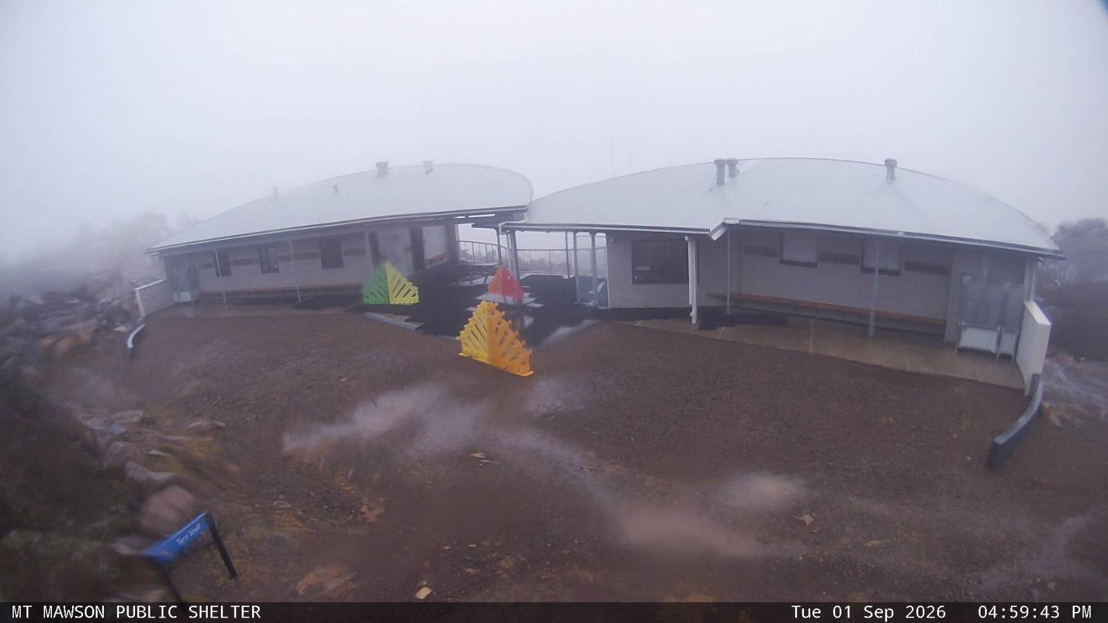 Webcam Mount Mawson: Public shelter