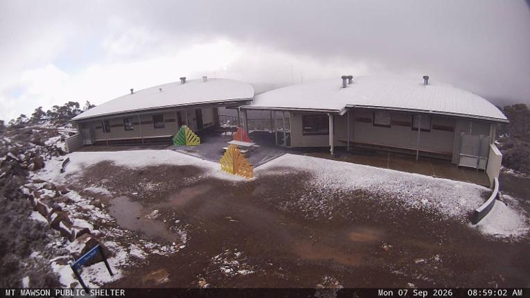 Webcam Mount Mawson: Public shelter