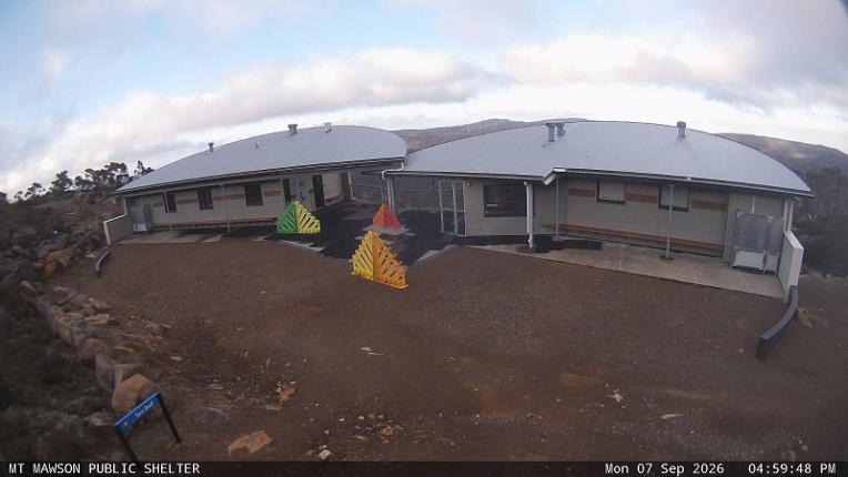Webcam Mount Mawson: Public shelter