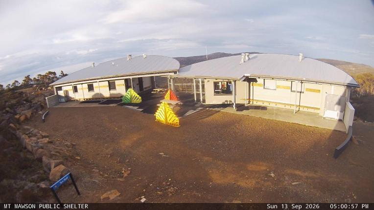 Webcam Mount Mawson: Public shelter