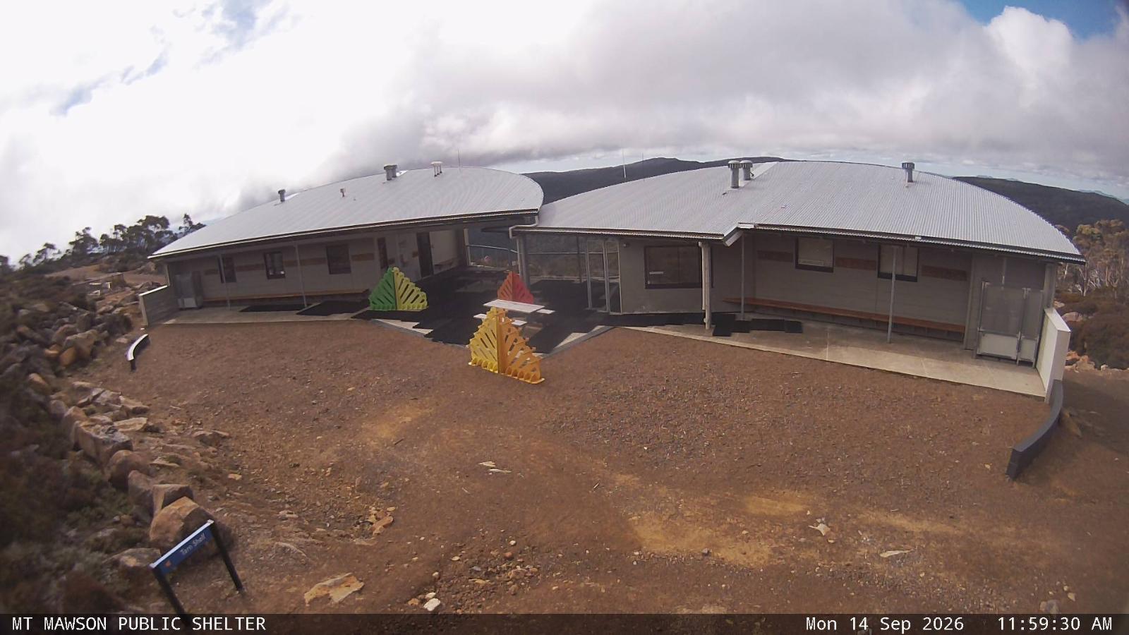 Webcam Mount Mawson: Public shelter