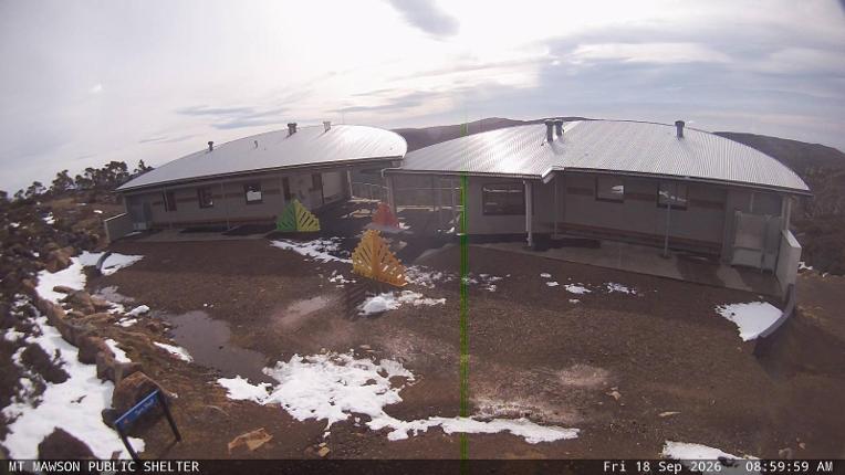 Webcam Mount Mawson: Public shelter