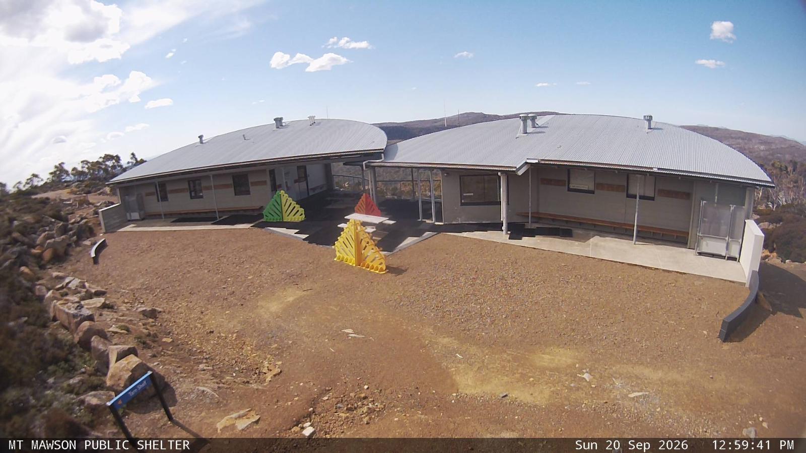 Webcam Mount Mawson: Public shelter