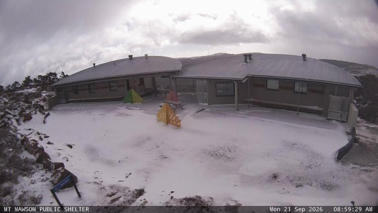 Webcam Mount Mawson: Public shelter