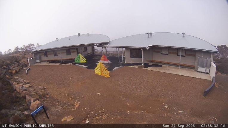 Webcam Mount Mawson: Public shelter
