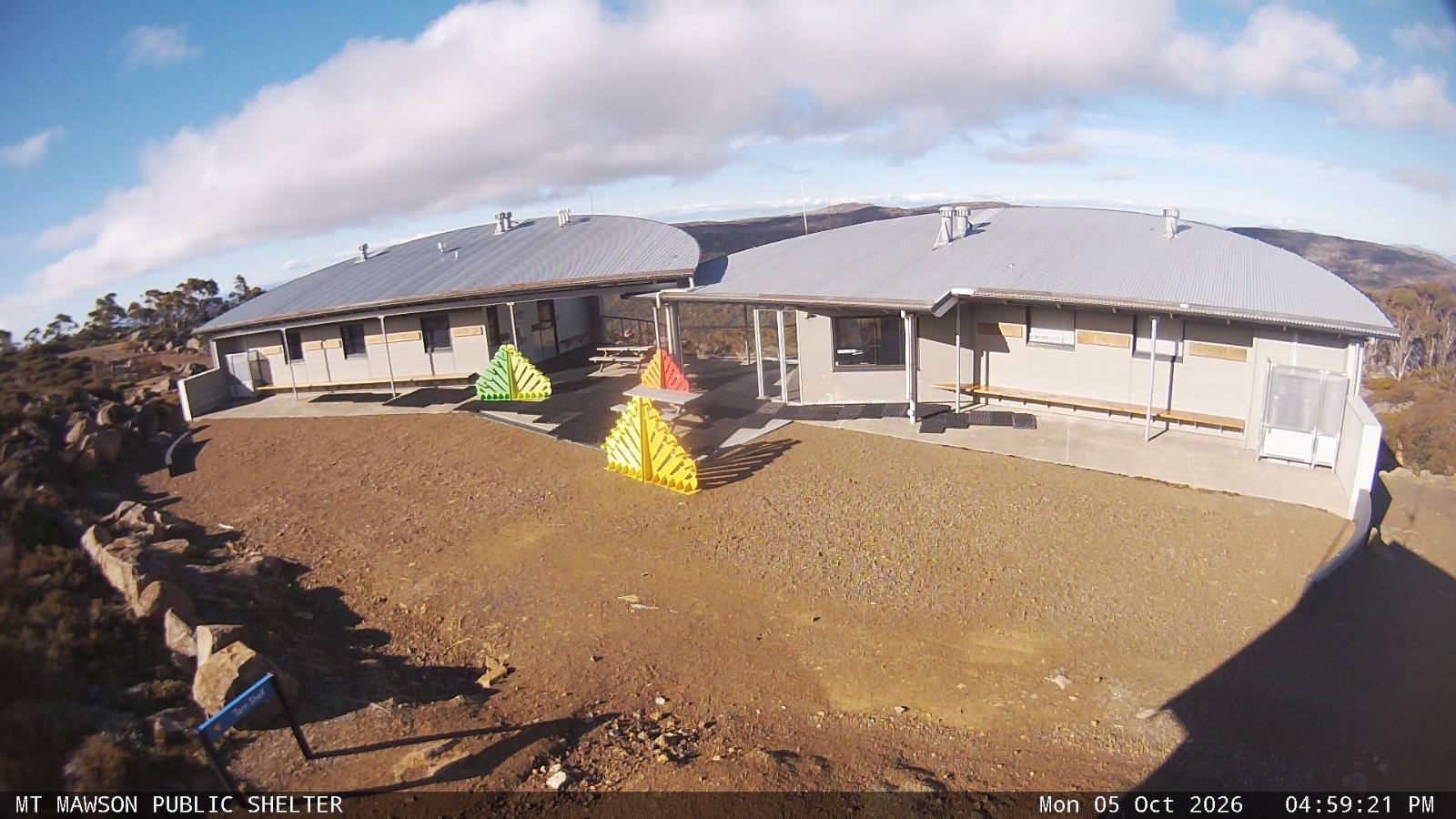Webcam Mount Mawson: Public shelter