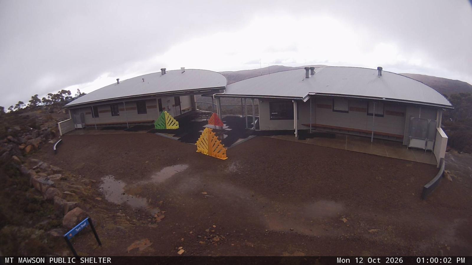 Webcam Mount Mawson: Public shelter