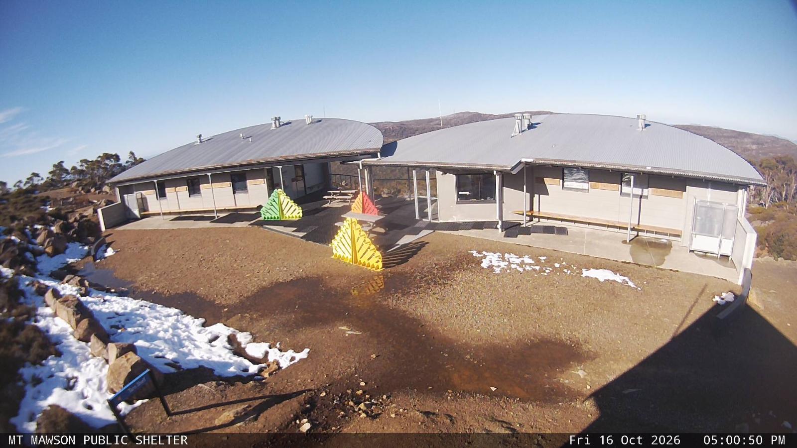 Webcam Mount Mawson: Public shelter