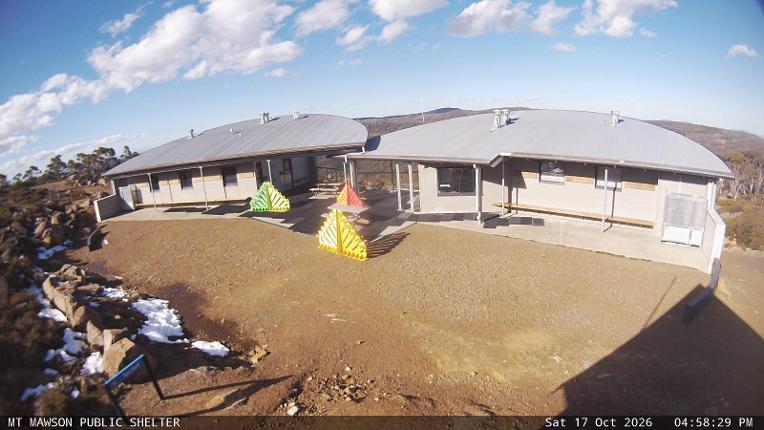 Webcam Mount Mawson: Public shelter