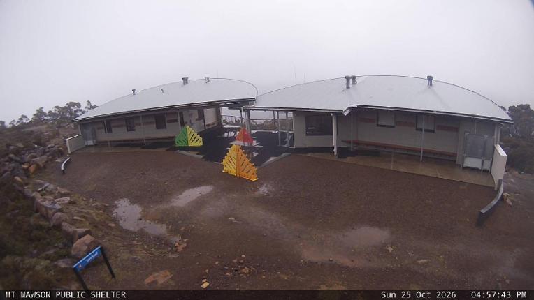 Webcam Mount Mawson: Public shelter