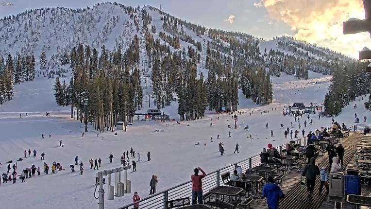 Webcam Mount Rose: Main Lodge