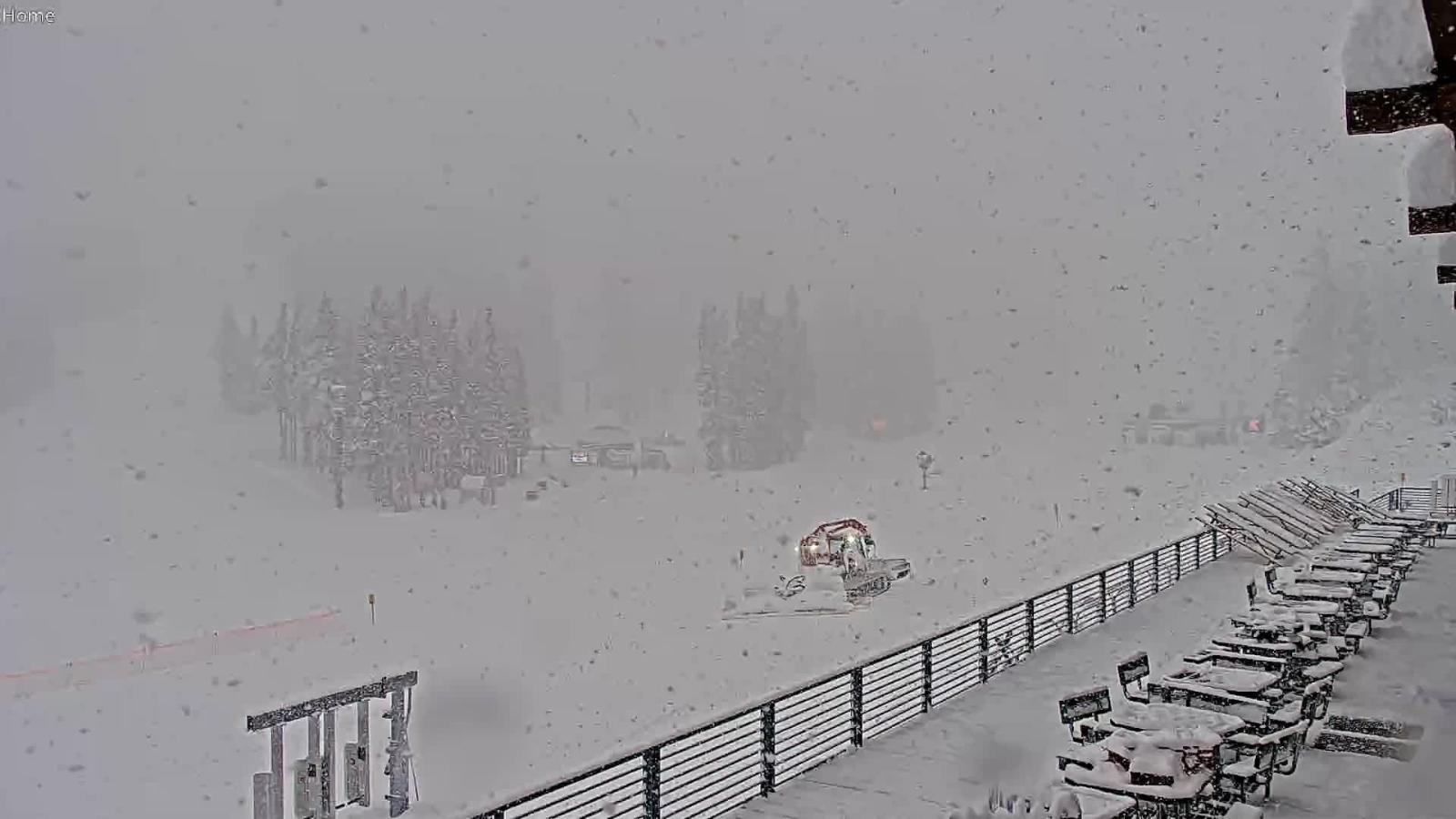 Webcam Mount Rose: Main Lodge