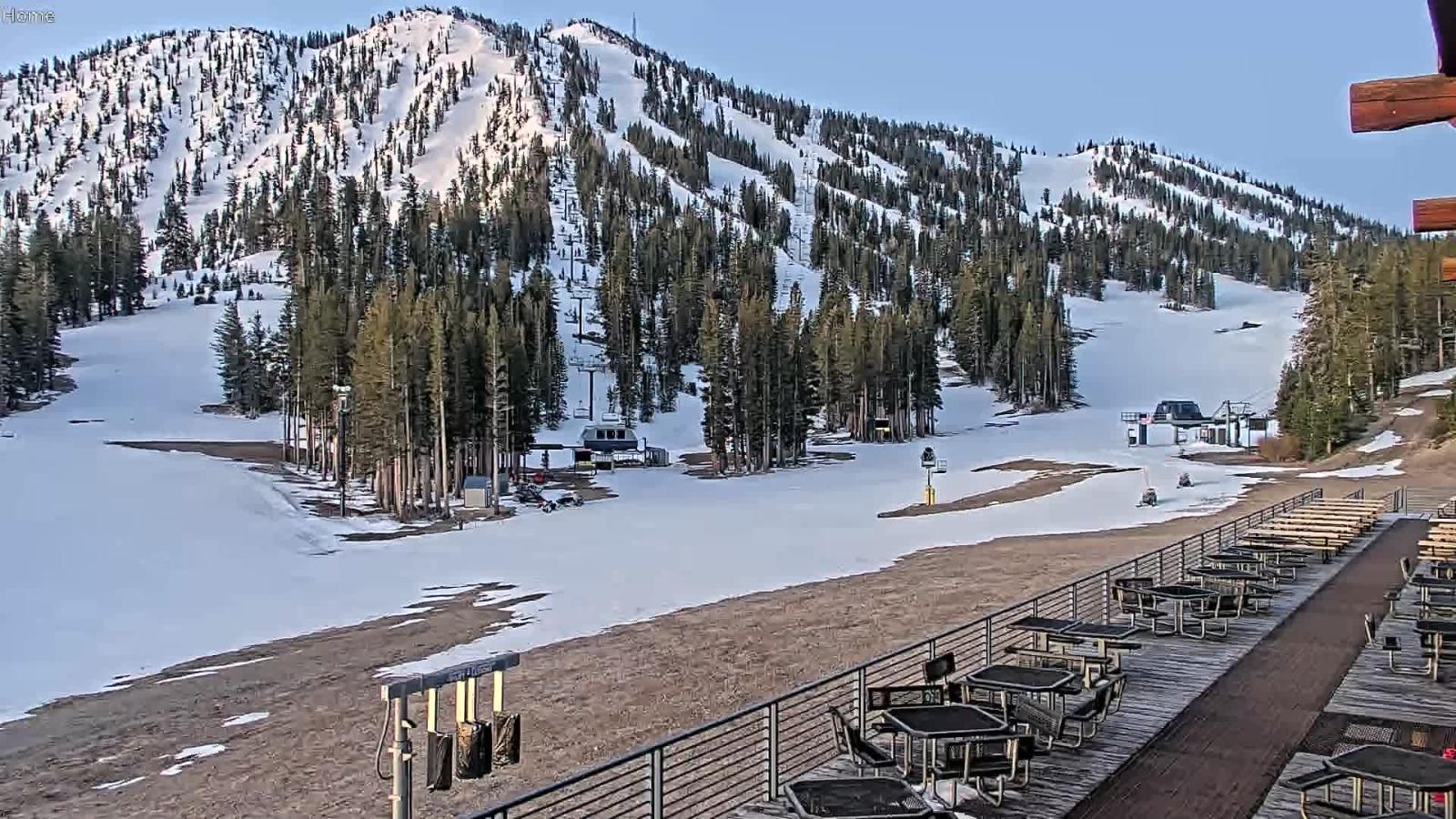 Webcam Mount Rose: Main Lodge