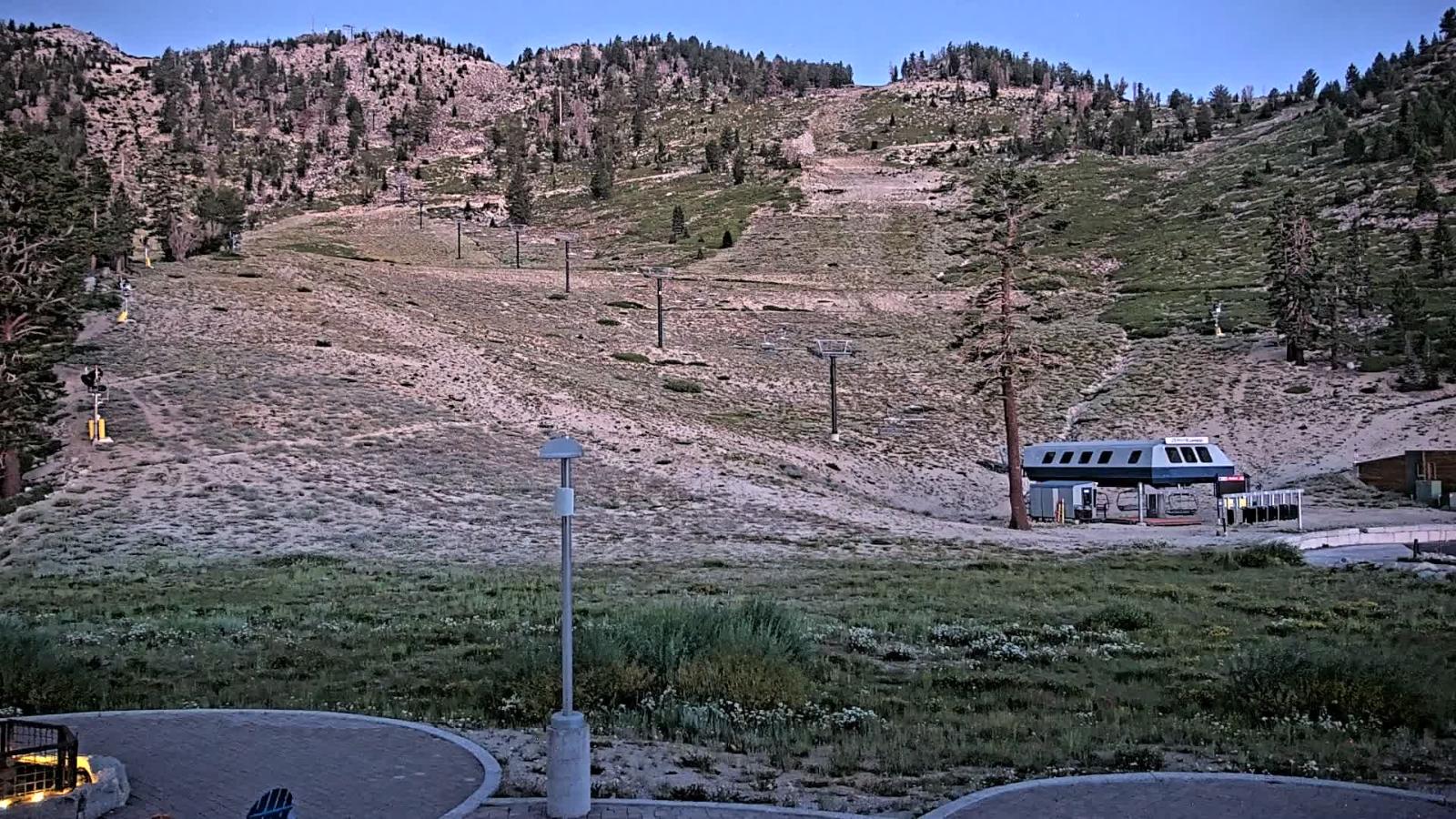Webcam Mount Rose: Winters Creek Lodge