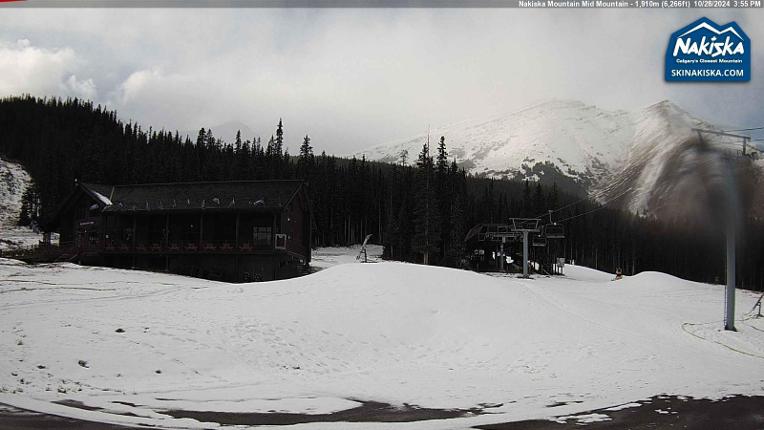 Webcam Nakiska: Mid Mountaind Lodge