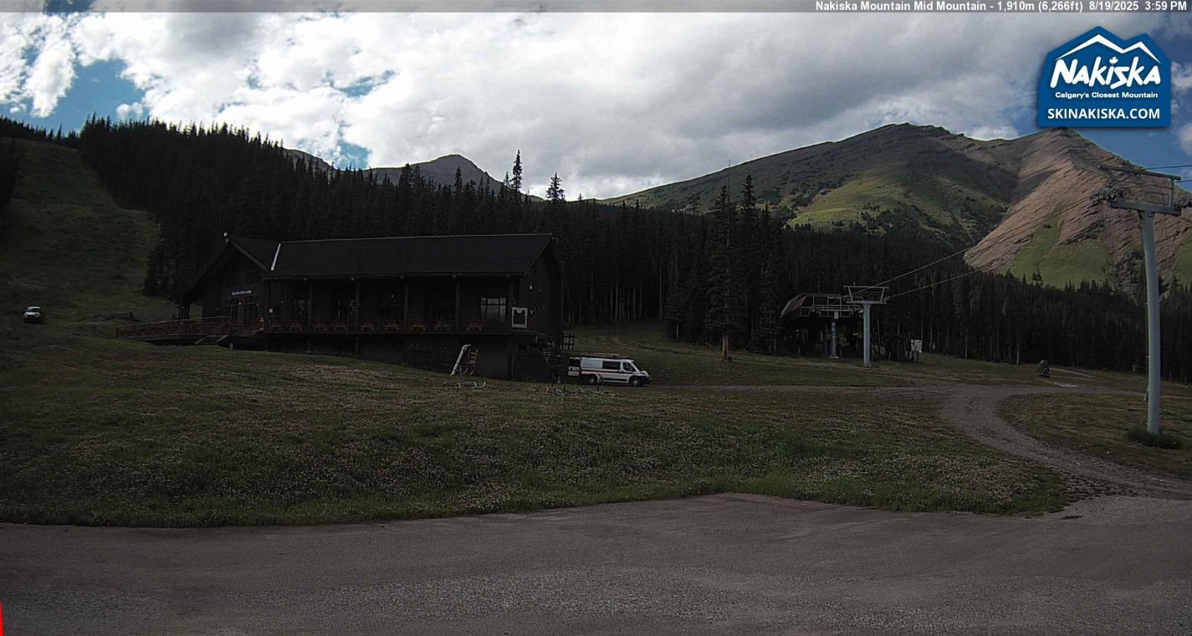 Webcam Nakiska: Mid Mountaind Lodge