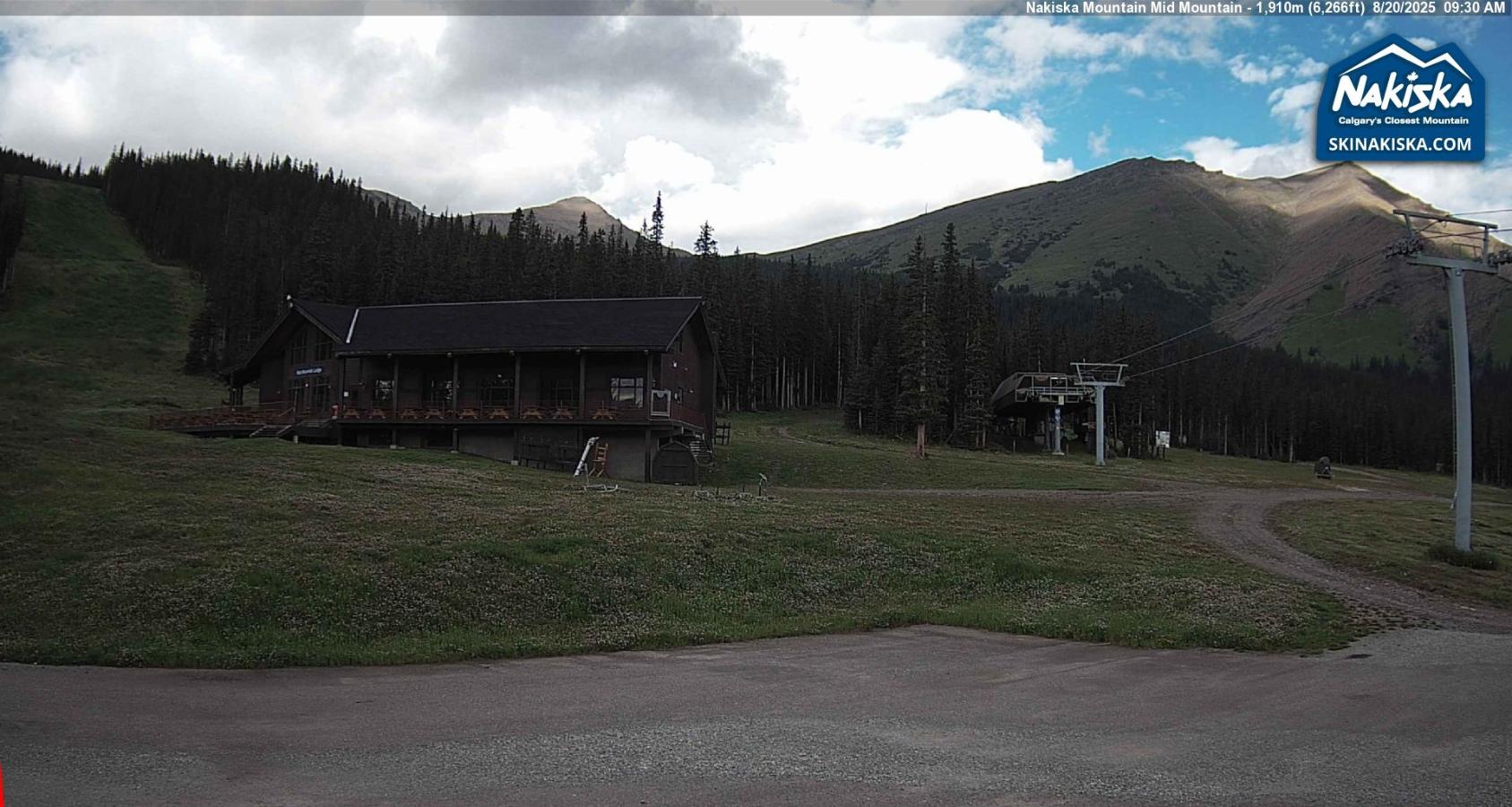 Webcam Nakiska: Mid Mountaind Lodge
