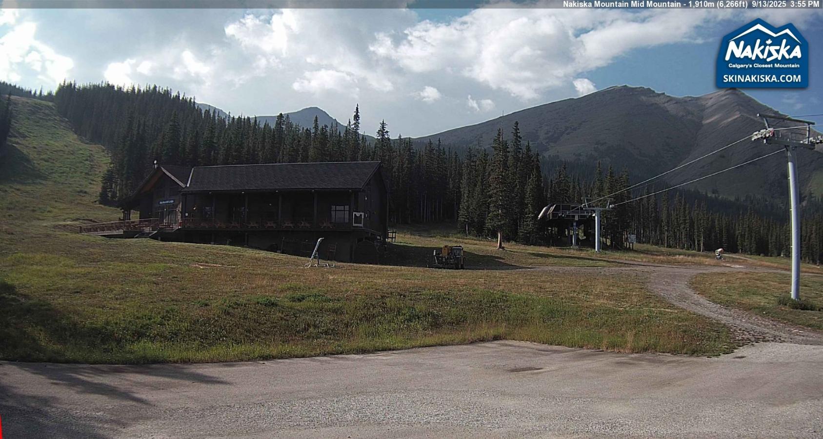 Webcam Nakiska: Mid Mountaind Lodge