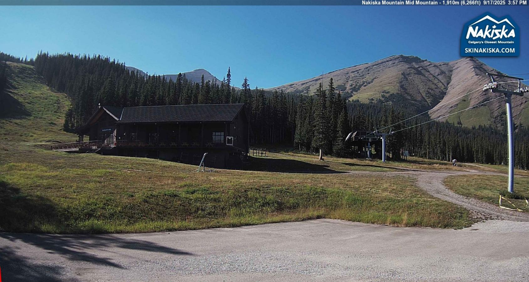 Webcam Nakiska: Mid Mountaind Lodge