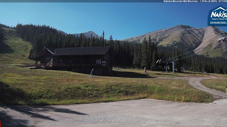 Webcam Nakiska: Mid Mountaind Lodge