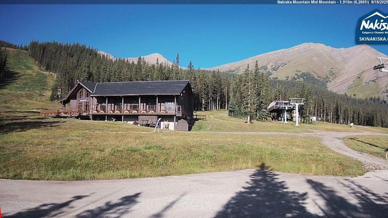 Webcam Nakiska: Mid Mountaind Lodge