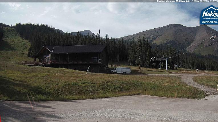 Webcam Nakiska: Mid Mountaind Lodge