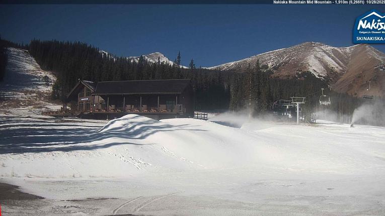 Webcam Nakiska: Mid Mountaind Lodge
